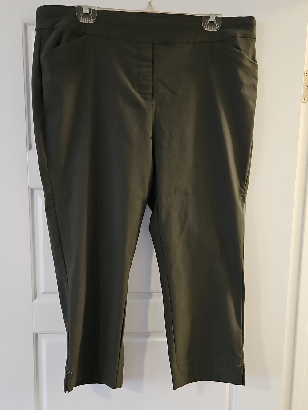 Women's Olive Green Cropped Ponte Pants
